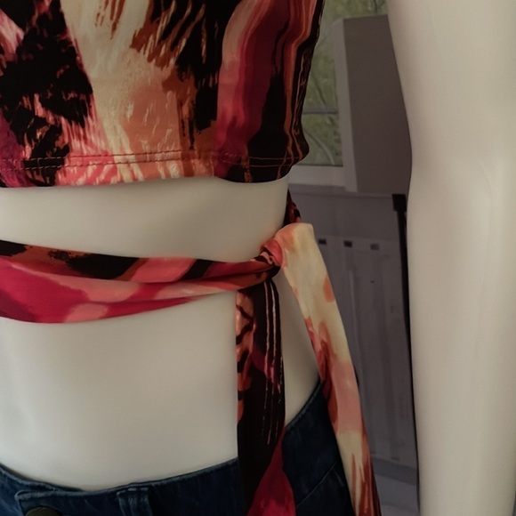 Timing One ShoulderLong Sleeved Side Tie Pink Print Crop Top. Size L. P325/A2397 - Picture 6 of 10